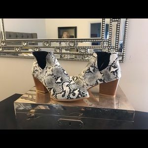 Faux Leather Snake Skin Booties